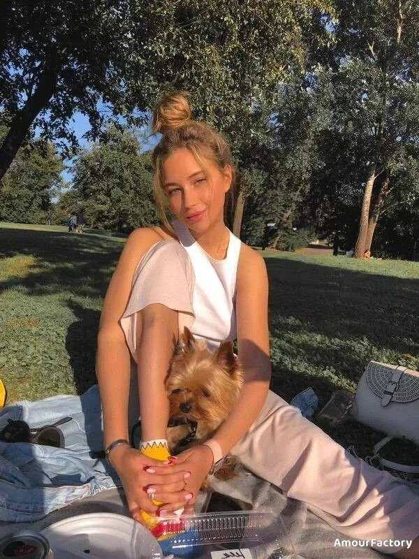 Kristina Profile image 4